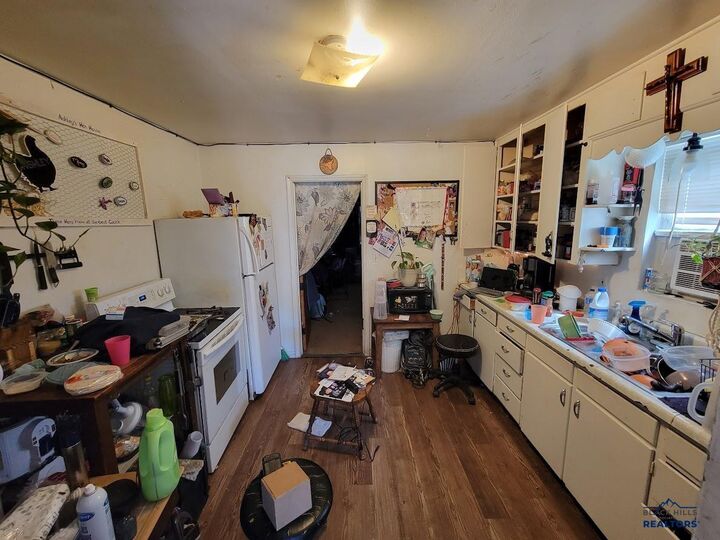 Property Photo: 219 E Monroe St SD 57701