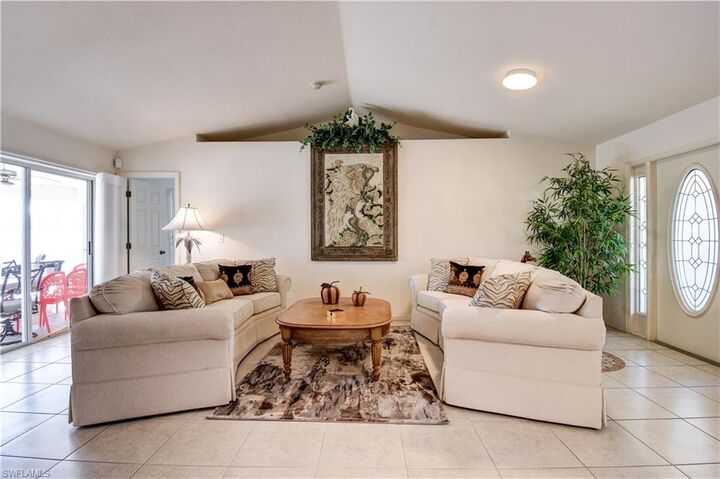 Property Photo:  2201 SE 17th Pl  FL 33990 