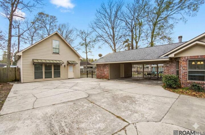 Property Photo: 17036 Evergreen Hills Ave LA 70739