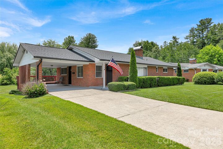 Property Photo: 112 Allison Road NC 28712
