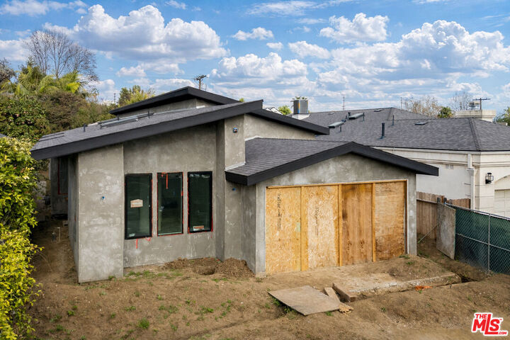 Property Photo: 1628 Wellesley Ave CA 90025