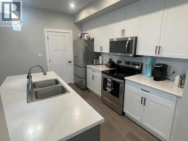 Property Photo: 1611 Phillips Street BC V1K 0B8