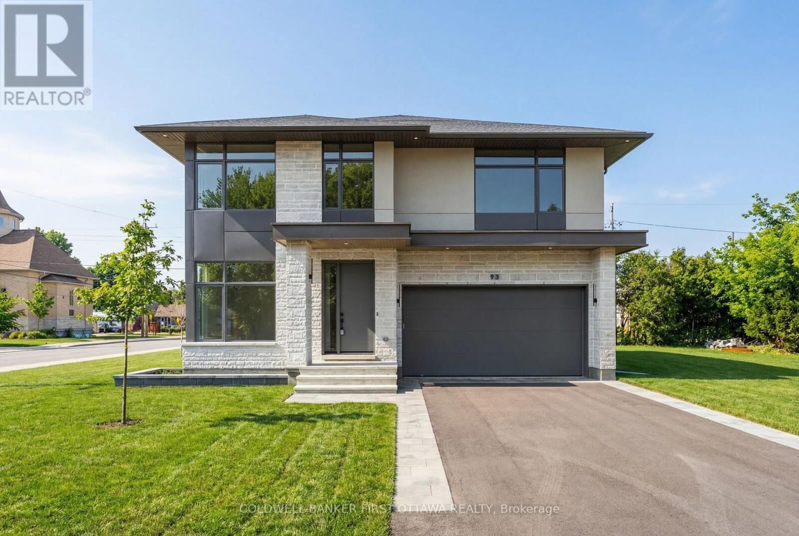 Photo de la propriété:  93 Lotta Avenue  ON K2G 2B8 