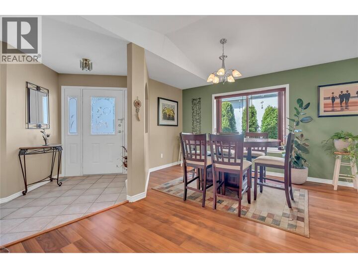 Photo de la propriété:  3008 Quail Crescent  BC V1V 1Z8 