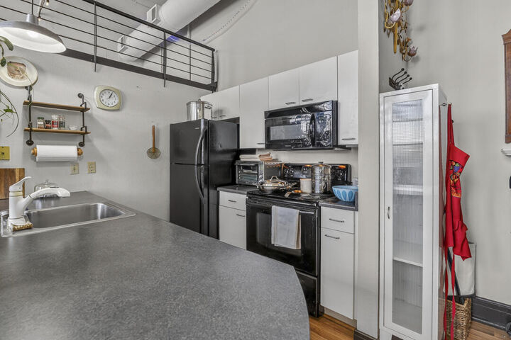 Property Photo:  301 Central Avenue NE 300  NM 87102 