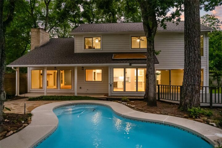 Property Photo: 4 N Autumnwood Way TX 77380