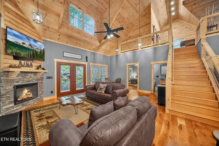 Property Photo: 2489 Waldens Creek Rd TN 37862