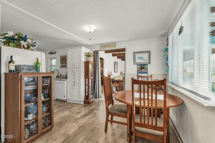 Property Photo:  1705 NW 22nd Street  OR 97367 