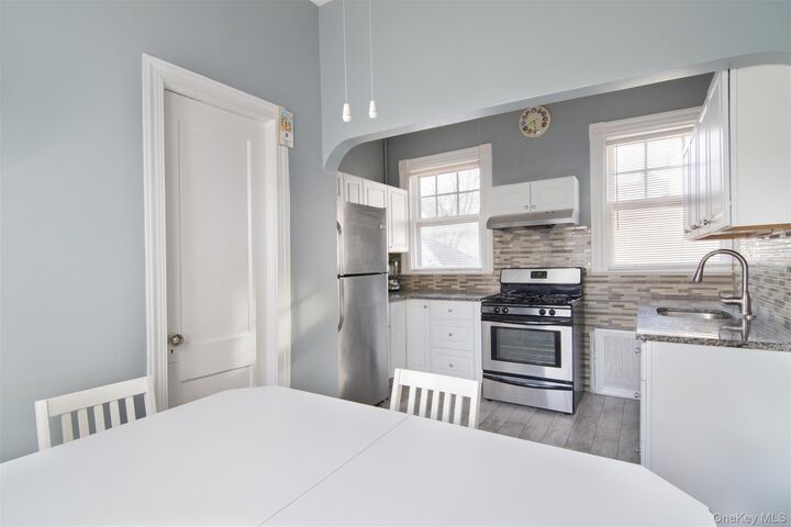 Property Photo:  262 N Fulton Avenue  NY 10552 