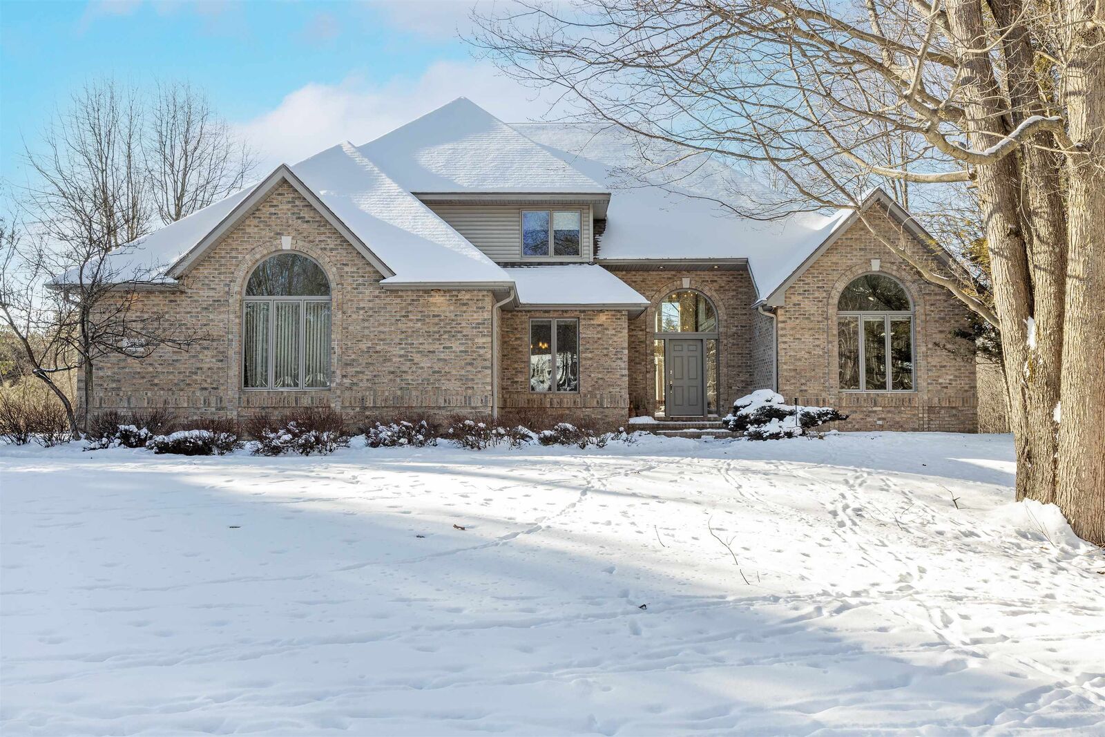 Property Photo:  2266 E Cardinal  MI 48642 