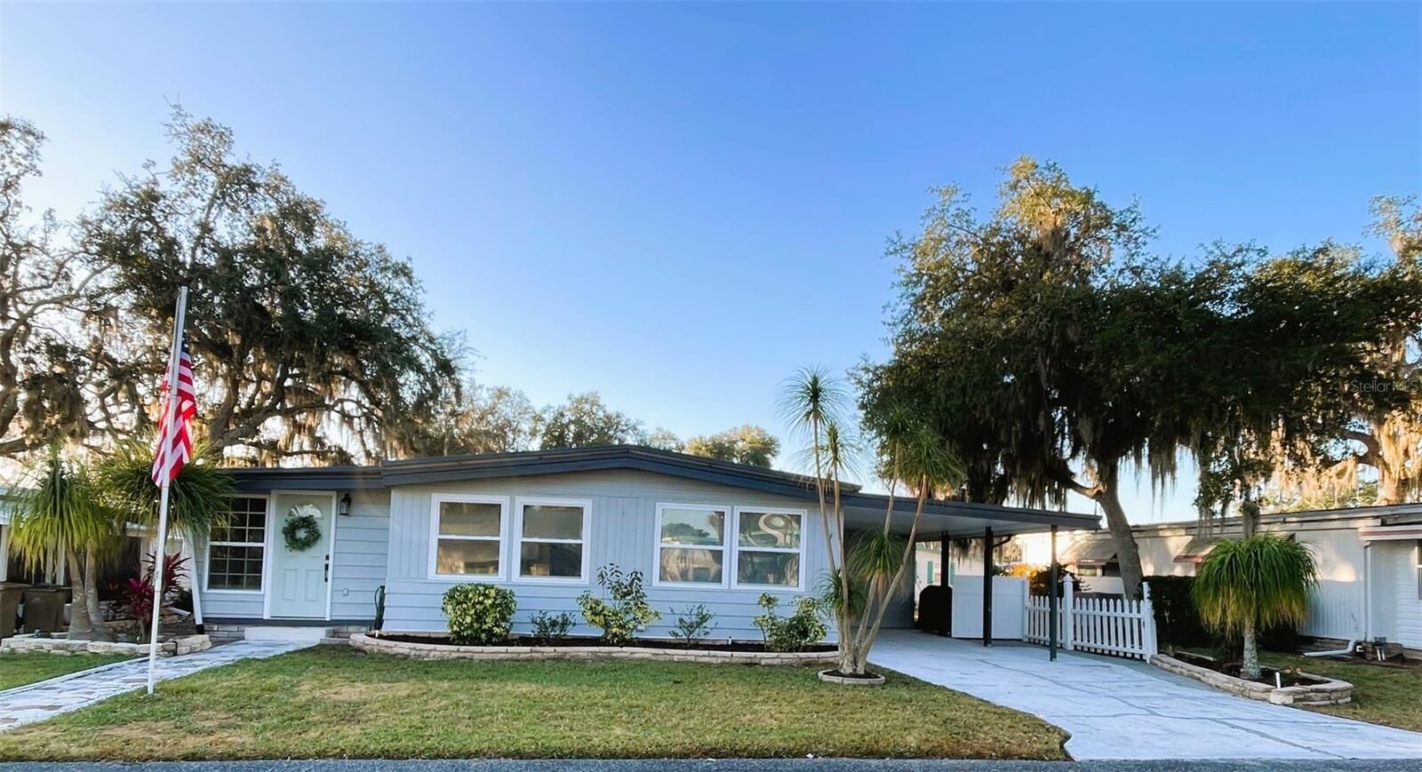 Property Photo:  502 Palo Verde Drive  FL 34748 