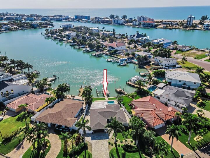 Property Photo:  10132 Yacht Club Drive  FL 33706 