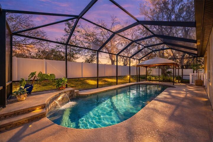 Property Photo:  11652 Palmetto Pine Street  FL 33569 