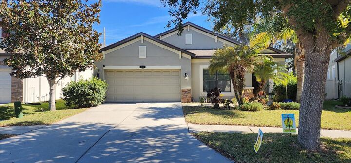 Property Photo:  11652 Palmetto Pine Street  FL 33569 