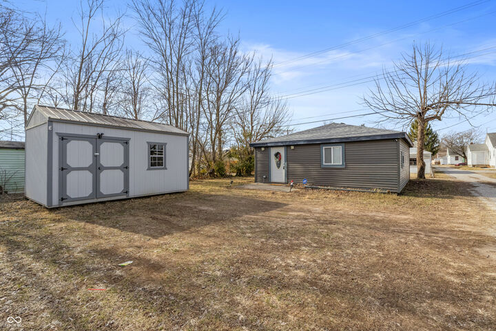 Property Photo: 1918 Elm Street IN 47201