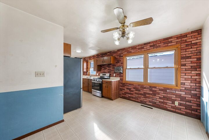 Property Photo:  622 Smith St  WI 53073 