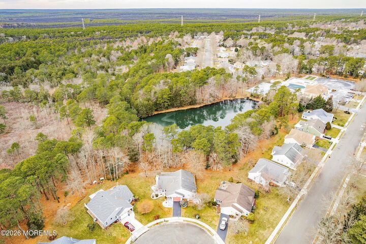 Property Photo:  4 Kent Court  NJ 08731 