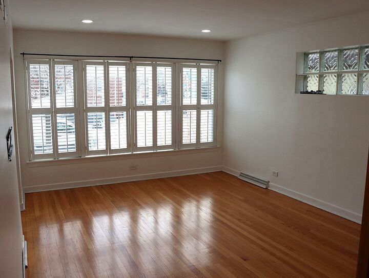 Property Photo:  2718 S East Avenue  IL 60402 