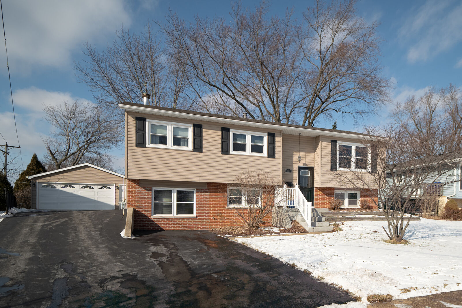 Property Photo:  7324 Willow Avenue  IL 60517 