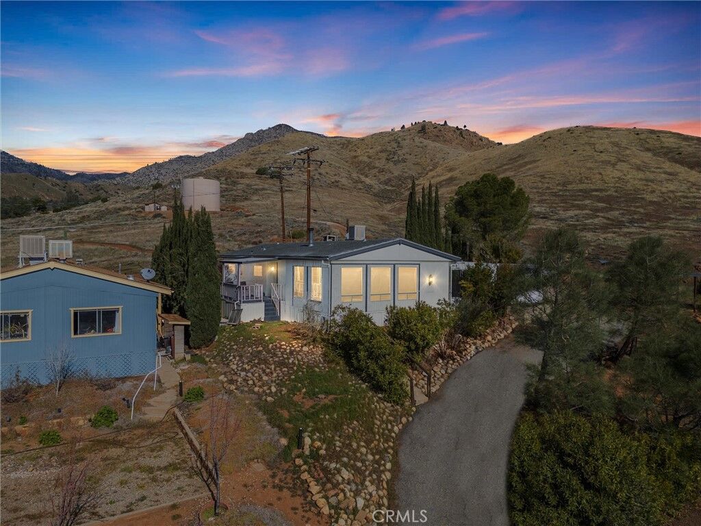 Property Photo:  117 Mac Hill  CA 93285 