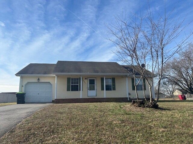 Property Photo:  924 Linda Dr  KY 42262 