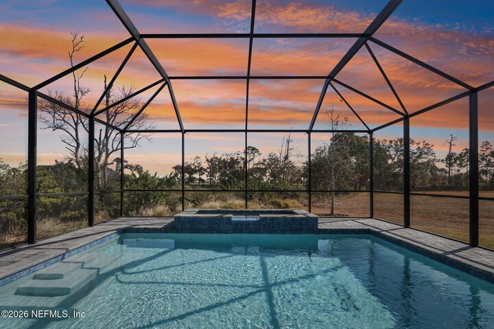 Property Photo: 170 Pasarela Drive FL 32095