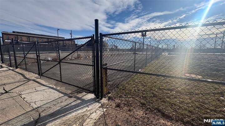 Property Photo:  685 Ferry Street  NJ 07105 