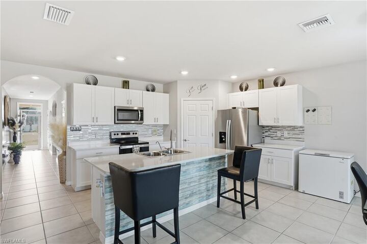 Property Photo:  4121 68th Ave NE  FL 34120 