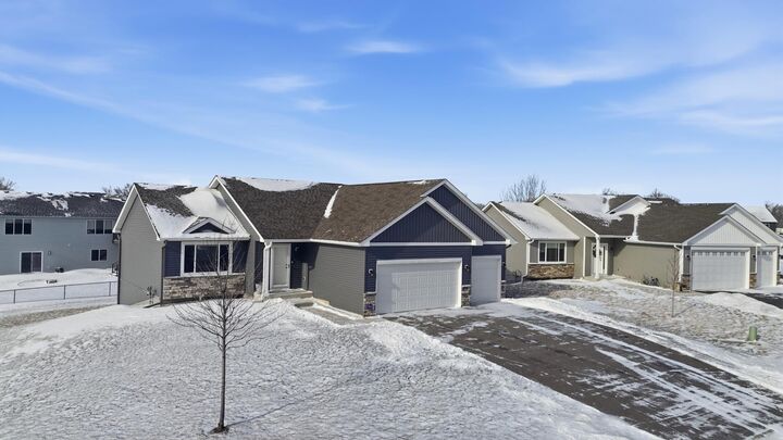 Property Photo:  515 Winkler Trail N  MN 55322 