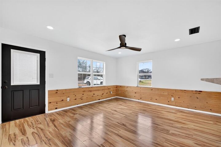 Property Photo: 591 State Highway 31 E TX 75163