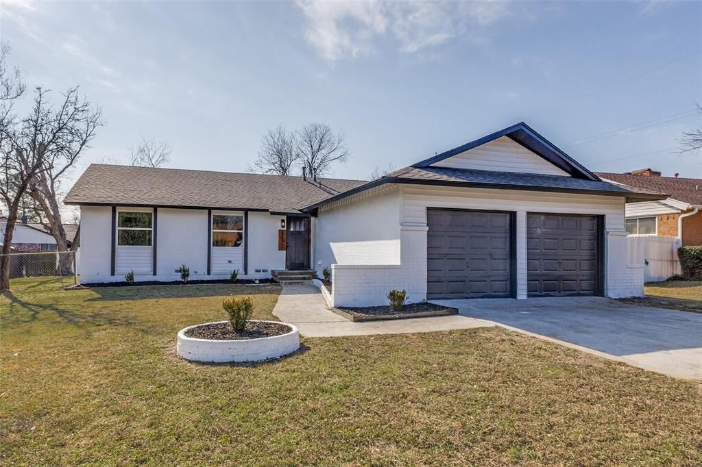 Property Photo:  9610 Altacrest Drive  TX 75227 