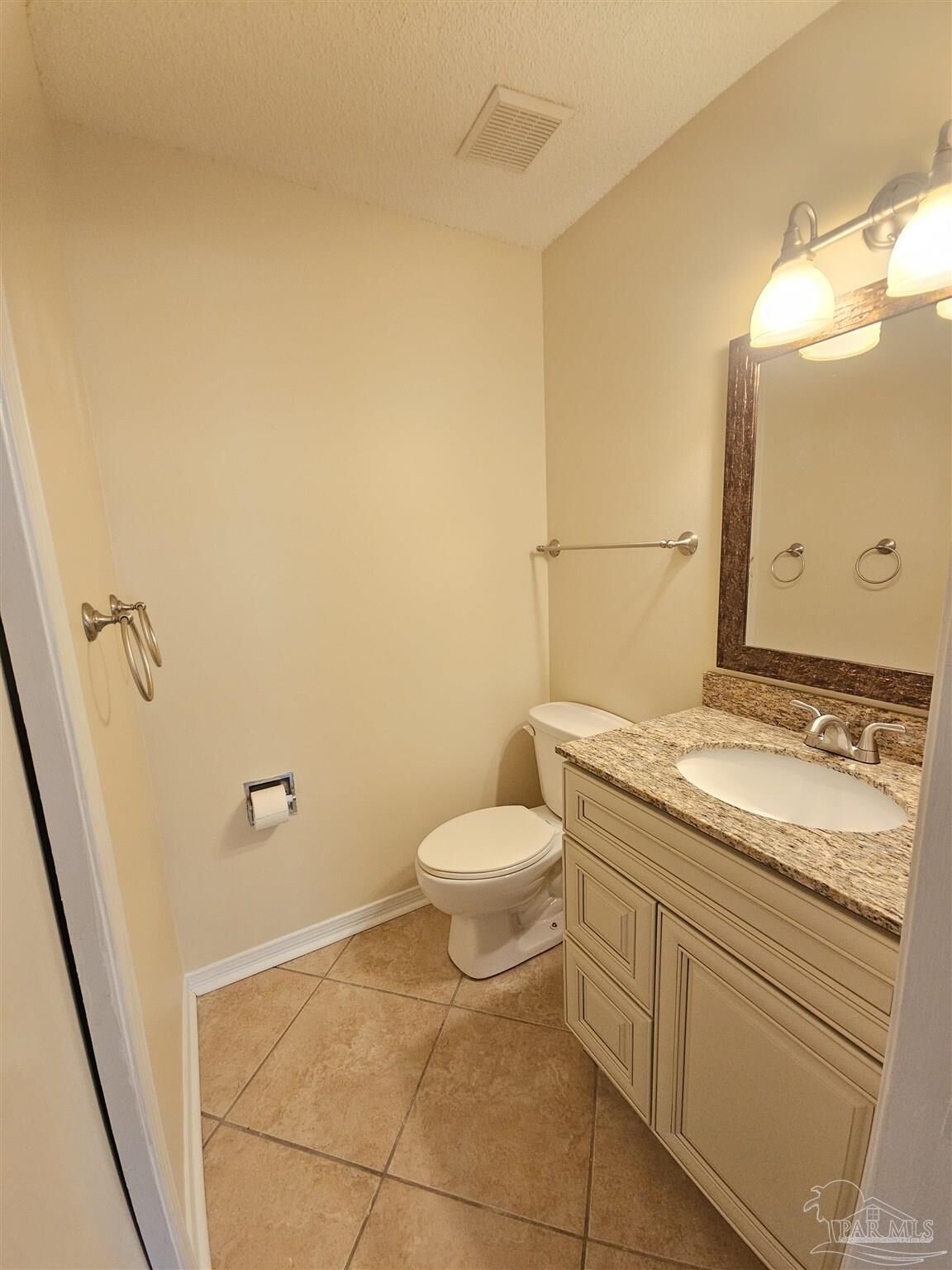 Property Photo: 9345 Chisholm Rd K-1 FL 32514