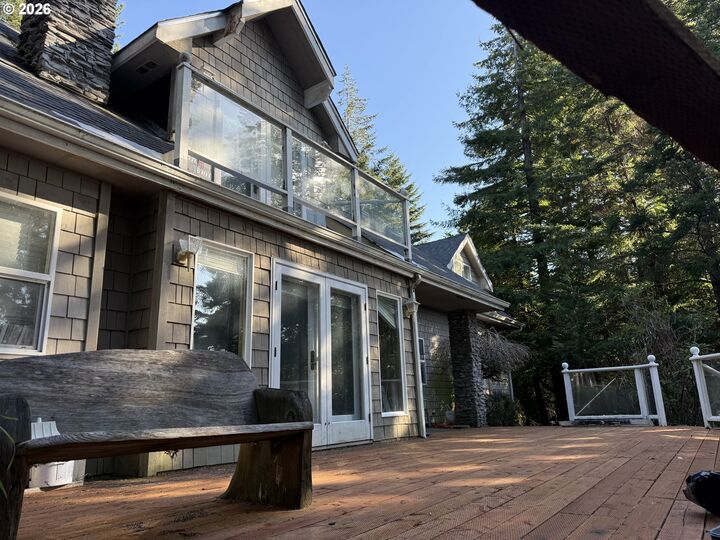 Property Photo: 780 Quattomah Ln OR 97465