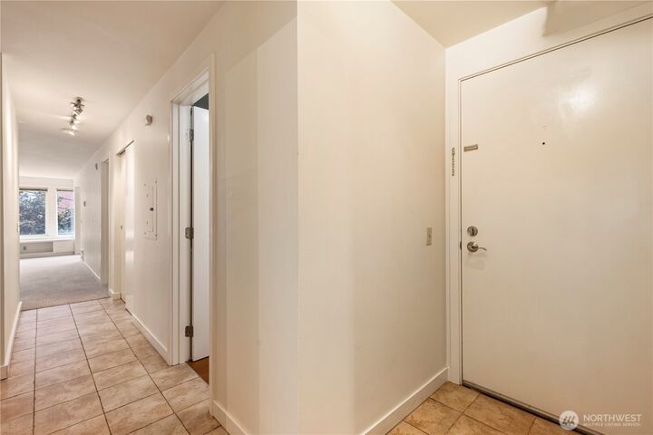 Property Photo:  1700  Bellevue Avenue 301  WA 98122 