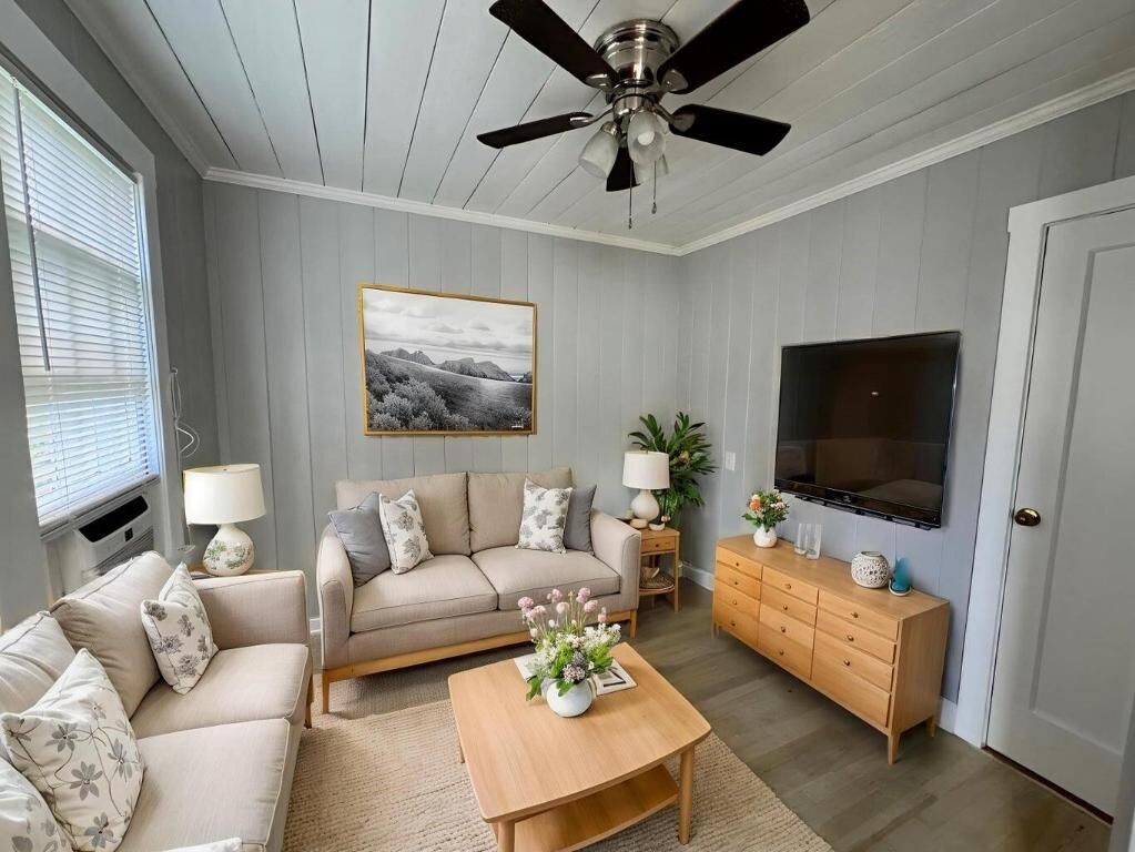 Property Photo: 200 Park Avenue 9 FL 33403