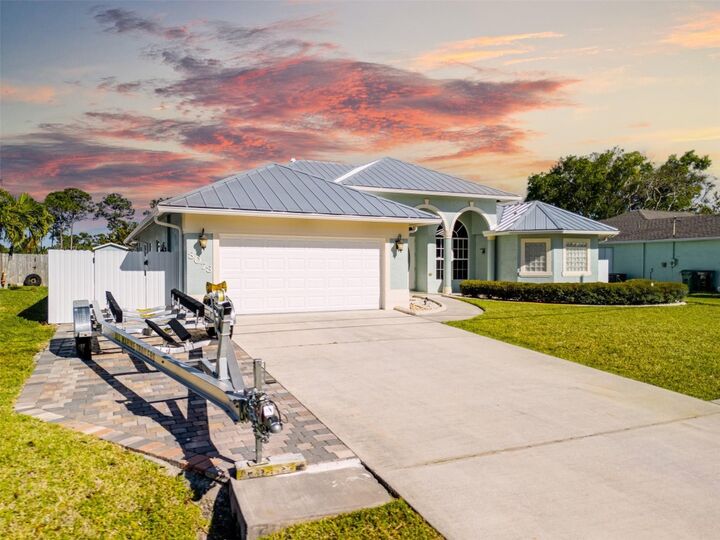 Property Photo: 3073 SW Ann Arbor Road FL 34953
