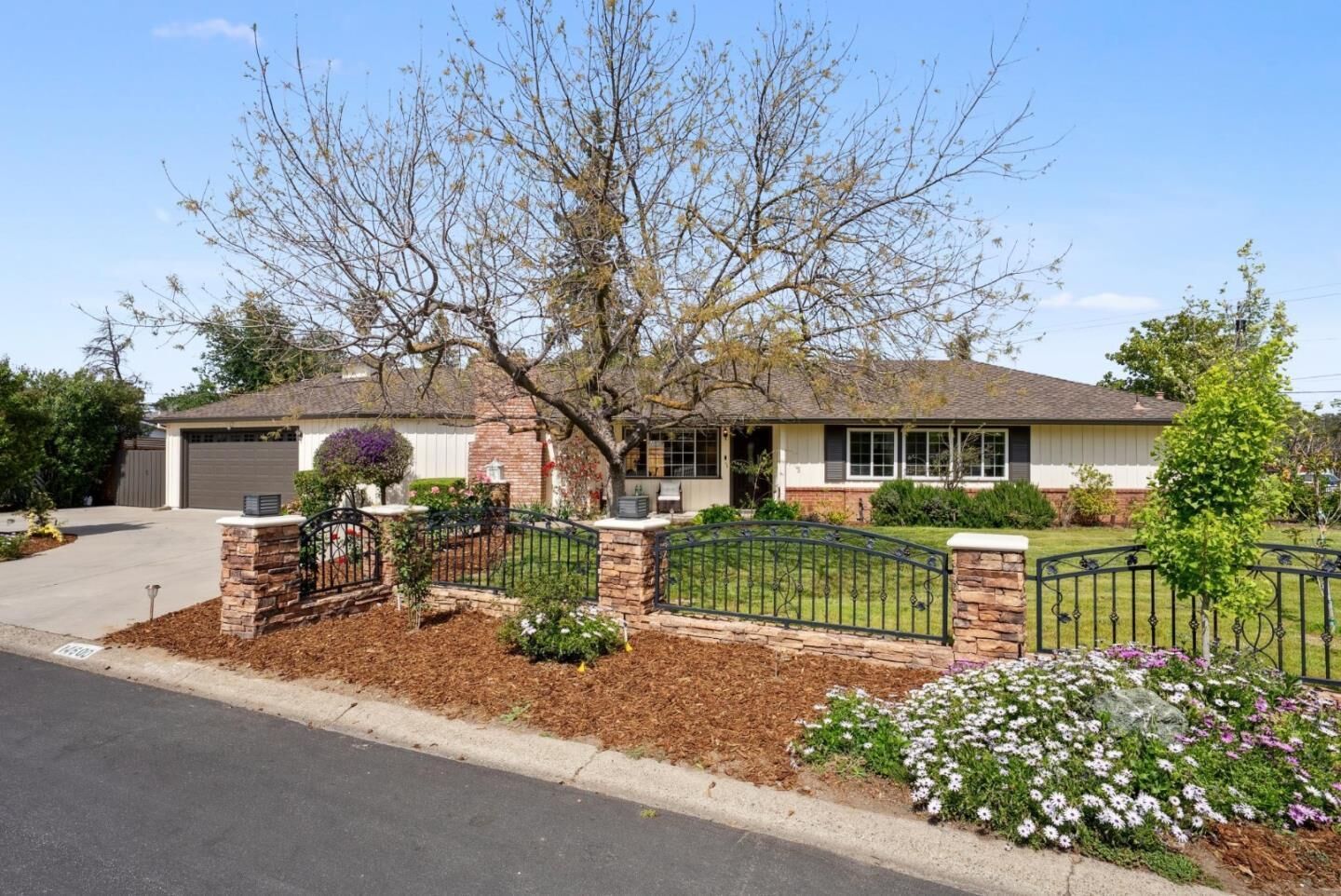 Property Photo:  14600 Wyrick Avenue  CA 95124 