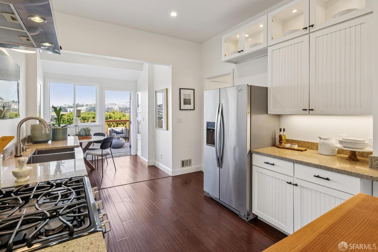 Property Photo:  662 Lisbon Street  CA 94112 