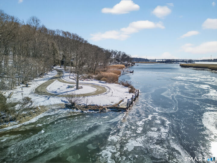 Property Photo:  18 Landing Road  CT 06371 