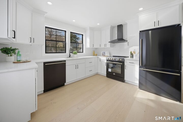 Property Photo:  101 Parade Hill Road  CT 06840 