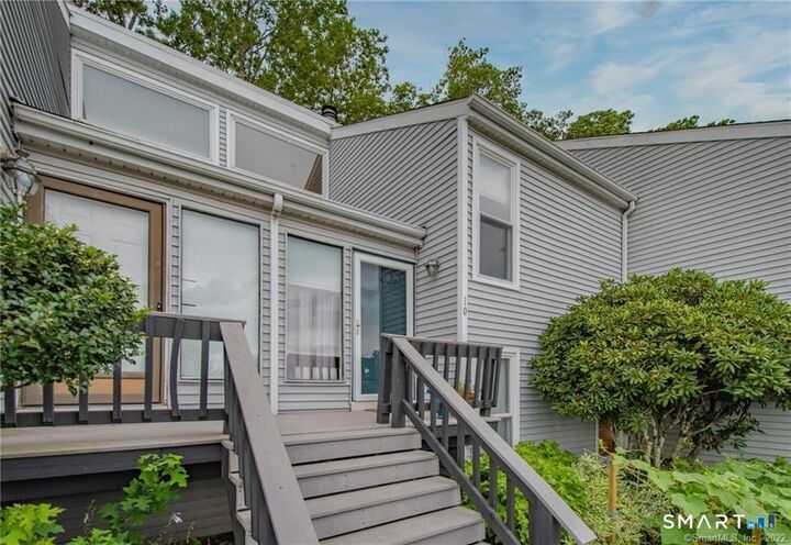 Property Photo: 10 Glenview Drive 10 CT 06416
