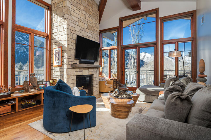 Property Photo:  222 N 2nd Ave N 13  ID 83340 