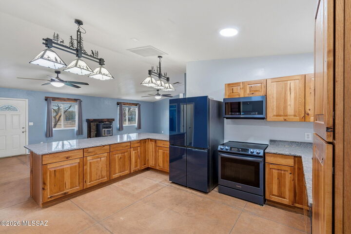 Property Photo:  697 N Palm Lane  AZ 85602 