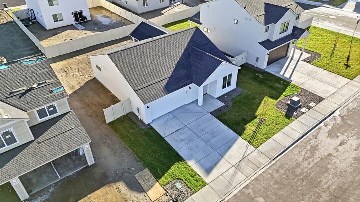 Property Photo:  1202 18th Street  WA 99320 