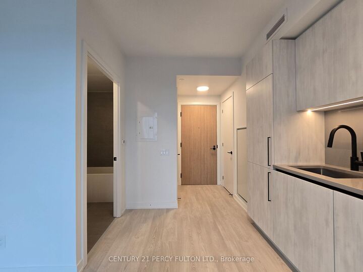 Photo de la propriété:  35 Parliament Street 2410  ON M5A 0Z5 