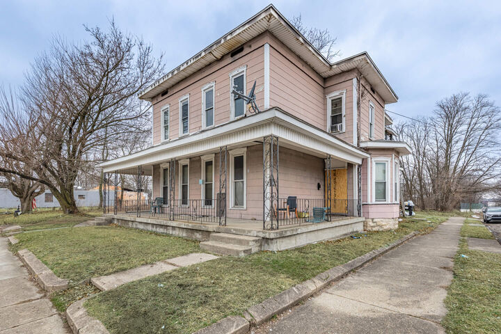 Property Photo:  302 W Pleasant Street  OH 45503 