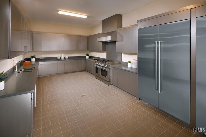 Property Photo:  12716 Petaluma Court  CA 93311 