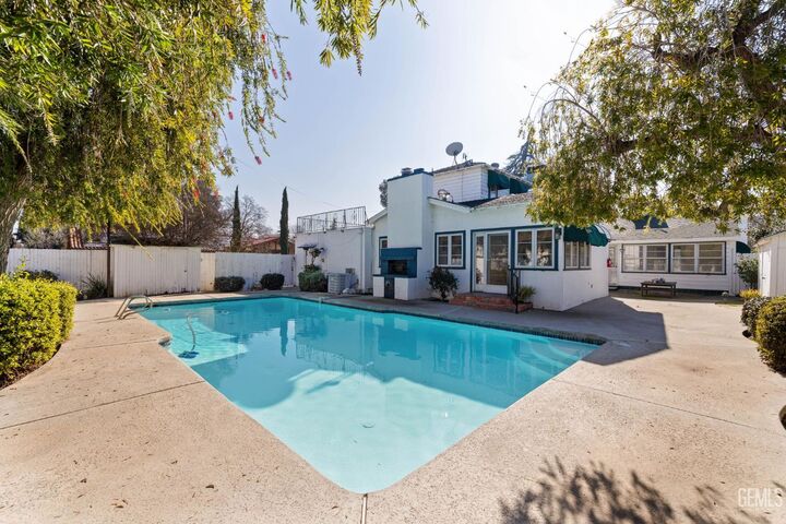 Property Photo:  2600 21st Street  CA 93301 