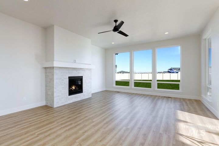 Property Photo:  21870 Appaloosa Ave  ID 83669 