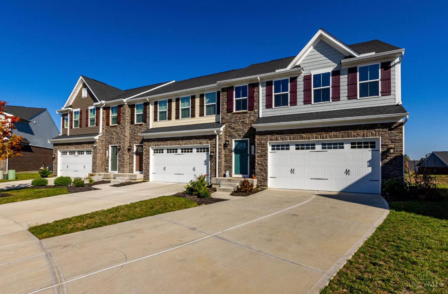 Property Photo: 7108 Shady Brook Bend OH 45044